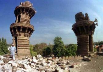 Jhulta Minara - Places to Visit & Tourist Attractions in Ahmedabad